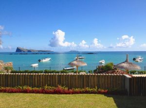 Villa Coralie beachfront garden